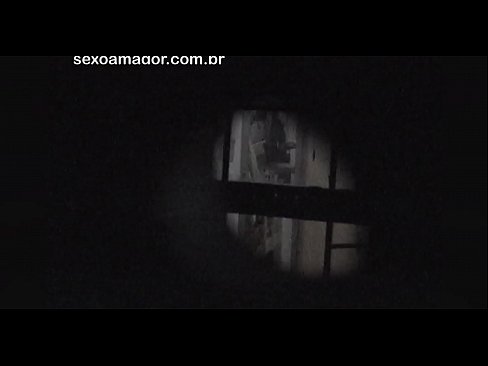 ❤️ Blondinko na skrivaj snema voajer iz soseske, skrit za votlimi opekami ️ Pravi pornič pri nas